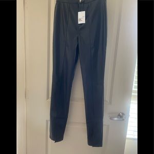 Women’s forever 21 very soft faux leather pants size medium NWT